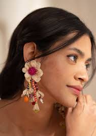 Chhath Puja Earrings: छठ पूजा पर पहनें ये 5 सुंदर ईयररिंग्स को, जानिए 4 Floral