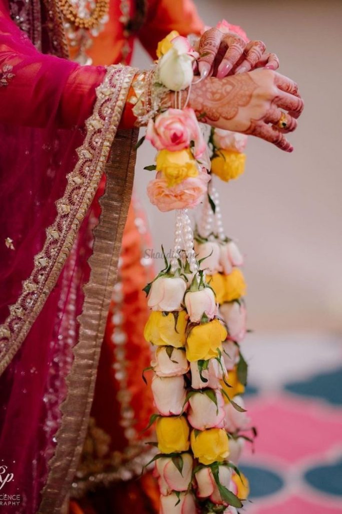 Bridal Special Kalire : चूड़ियों के साथ ट्राई कीजिए ये 5 तरह की डीजाईनर कलीरे 2 Kalire