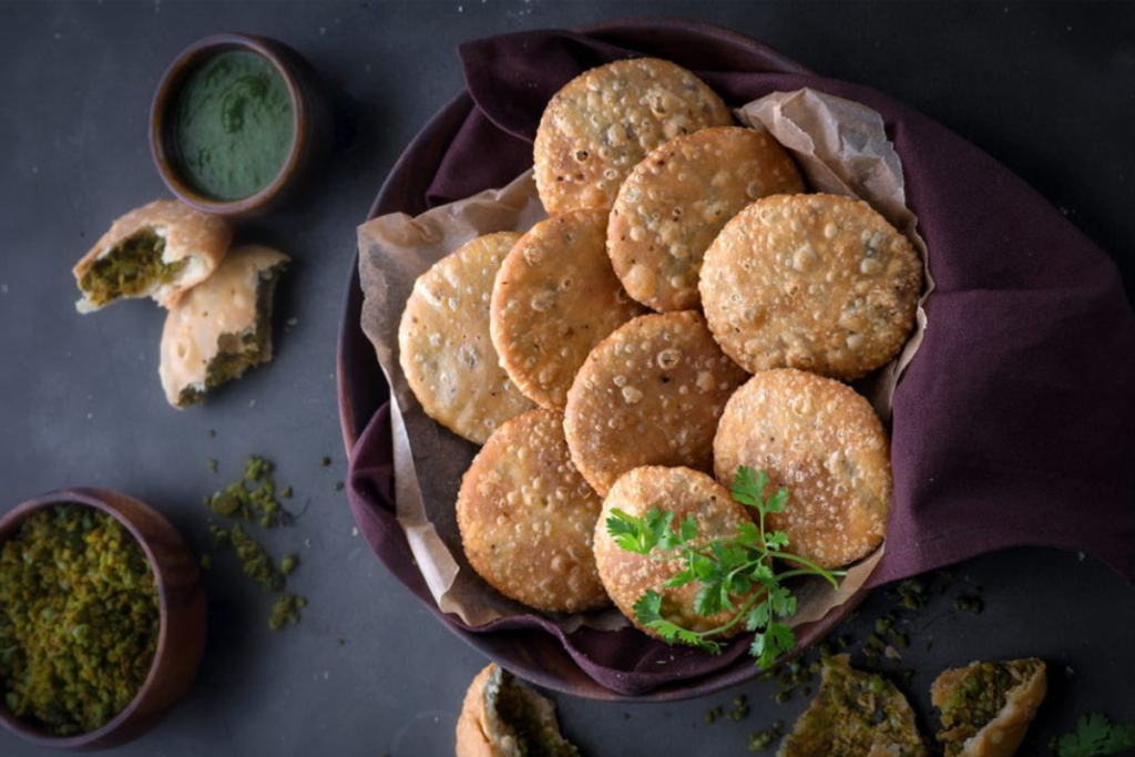 Khasta Matar Kachori Recipe: सर्दियों में लें मटर से भरी गरमा-गरम मटर कचौरी का मजा 2 Khasta Martar Kachori Recipe 1