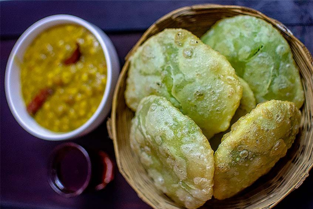 Khasta Matar Kachori Recipe: सर्दियों में लें मटर से भरी गरमा-गरम मटर कचौरी का मजा 1 Khasta Martar Kachori Recipe