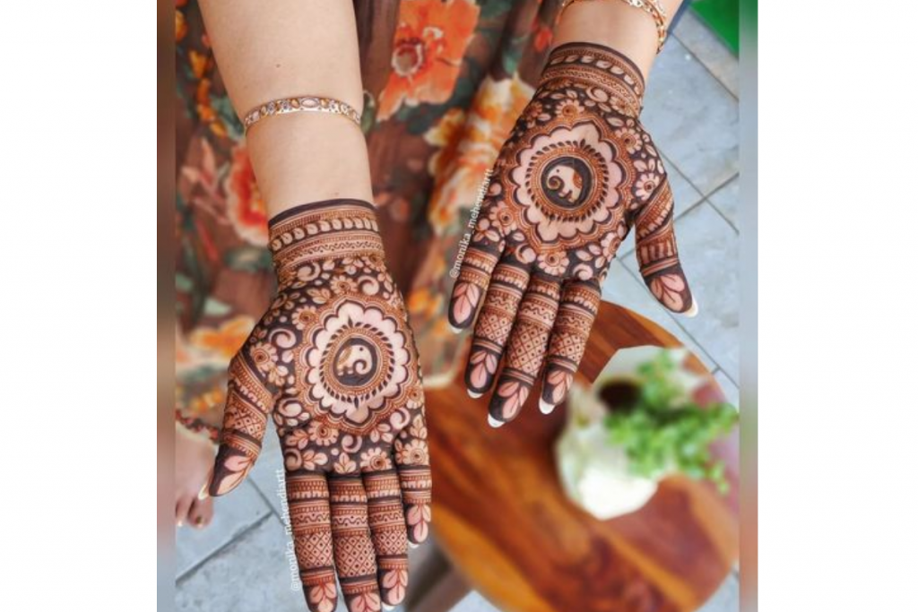 Mehndi Designs For Dark Colour: मेहंदी का कलर चाहिए डार्क? तो बनाए ये खूबसूरत डिजाइन 3 Mehnadi 2