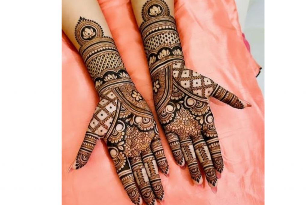 Mehndi Designs For Dark Colour: मेहंदी का कलर चाहिए डार्क? तो बनाए ये खूबसूरत डिजाइन 5 Mehnadi 4
