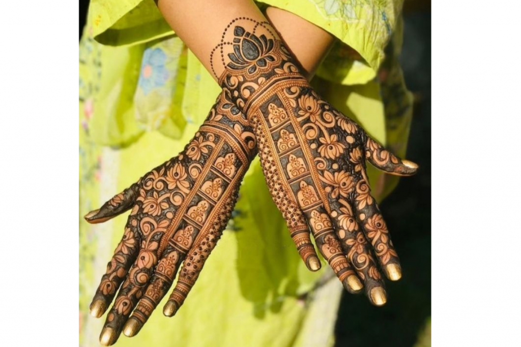 Mehndi Designs For Dark Colour: मेहंदी का कलर चाहिए डार्क? तो बनाए ये खूबसूरत डिजाइन 6 Mehnadi 5