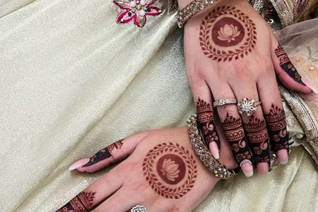 Easy &Amp; Beautiful Mehndi Design For Bride: दुल्हन के हाथों की रौनक बढ़ाएगी ये आसान और खूबसूरत मेहंदी डिजाइन 1 Mehndi Design 7