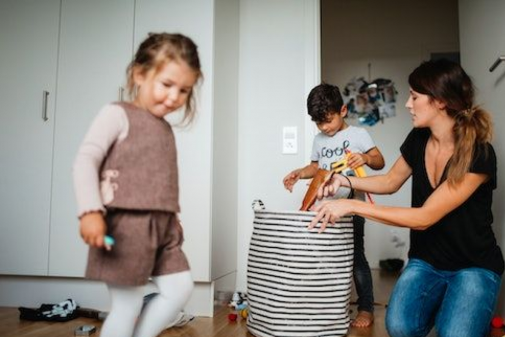 5 Signs Your Child Trust You Deeply: क्या आपके बच्चे को आप पर है भरोसा? 2 Parenting Tips