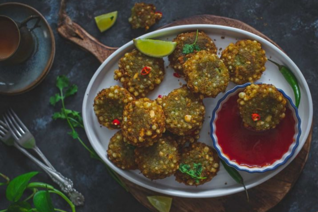 Hariyali Sabudana Vada Recipe: अगर आपने भी नहीं ट्राइ की है ये रेसपी, तो जानें हरियाली साबुदाना वड़ा बनाने का आसान तरीका 1 Untitled Design 16 1