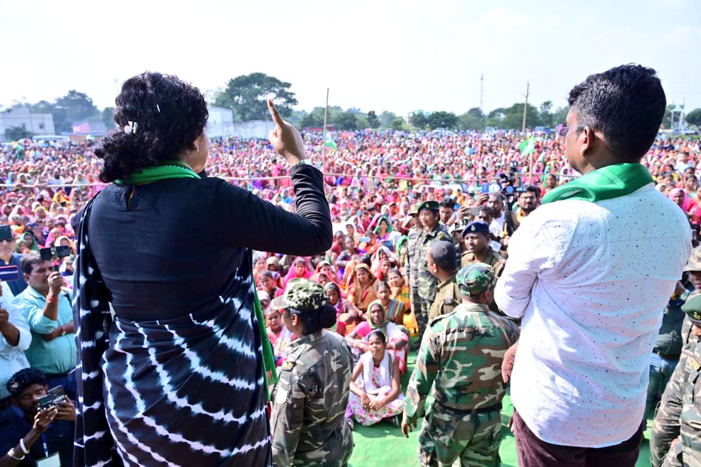 पोटका में कल्पना सोरेन की दहाड़, बोलीं-बीजेपी नेताओं में नहीं है हिम्मत, बहरूपिया करार दिया 2 Whatsapp Image 2024 11 10 At 2.45.07 Pm