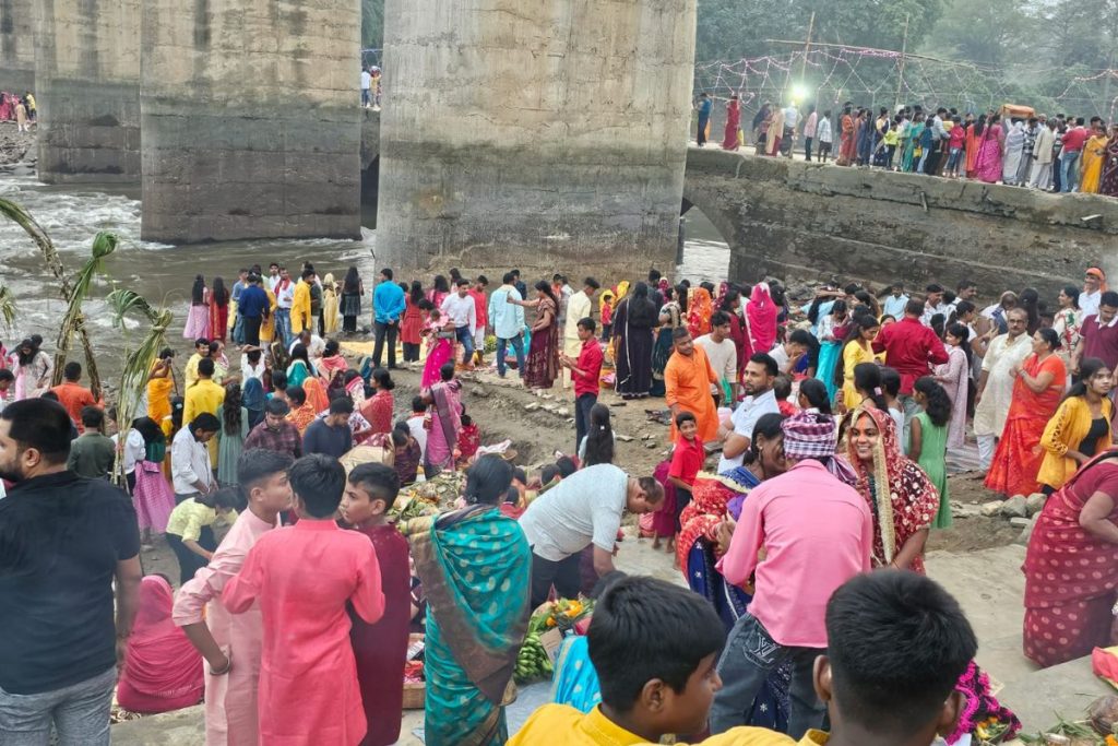 Chhath 2024: झारखंड में आस्था का महापर्व छठ कैसे मनाया गया, यहां देखें तस्वीरें 3 Your Paragraph Text 4 1