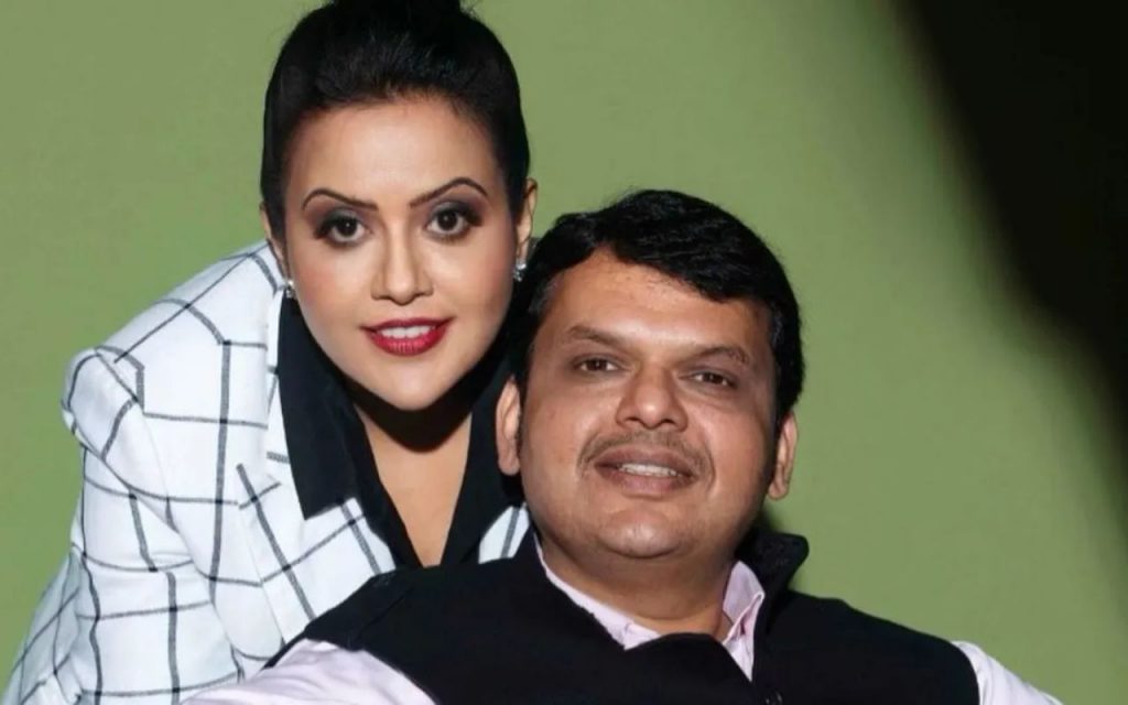 'हम धर्म बचाएंगे और डिप्टी सीएम की पत्नी रील बनाएंगी', कन्हैया कुमार ने देवेंद्र फडणवीस पर कसा तंज 1 Amruta And Devendra Fadnavis