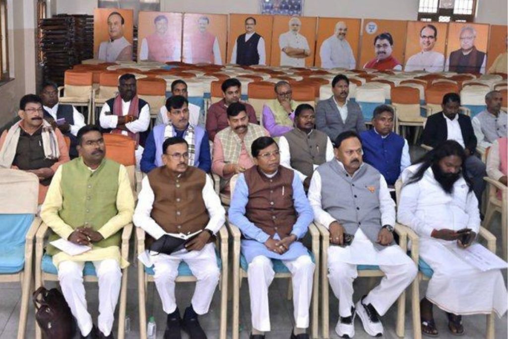 मंईयां सम्मान योजना, जेएलकेएम और भितरघात ने हराया, समीक्षा बैठक में बोले भाजपा के हारे प्रत्याशी 1 Bjp Review Meeting Ranchi Jharkhand Chunav 2024 1