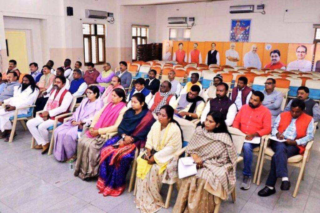 मंईयां सम्मान योजना, जेएलकेएम और भितरघात ने हराया, समीक्षा बैठक में बोले भाजपा के हारे प्रत्याशी 2 Bjp Review Meeting Ranchi Jharkhand Chunav 2024