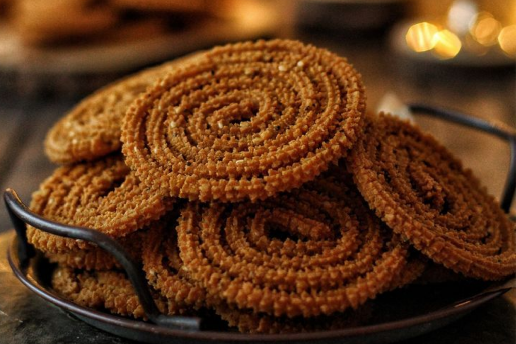 Instant Moong Dal Chakli Recipe: क्रिस्पी और टेस्टी स्नैक मूंग दाल चकली बनाने की आसान विधि 1 Chakli