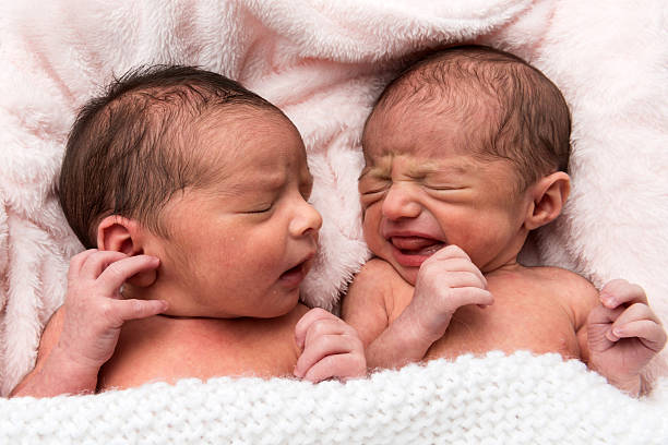 Twins Baby: किन महिलाओं में जुड़वा बच्चा होने की संभावना होती है अधिक, जानें क्या कहता है विज्ञान 2 Istockphoto 508154326 612X612 1