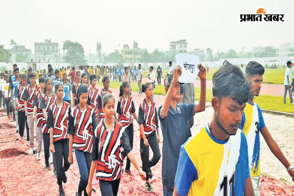 Bihar News: खेल के रंग में रंगा पूर्णिया, राज्यस्तरीय विद्यालय खेलकूद प्रतियोगिता हुई शुरू 1 March Past