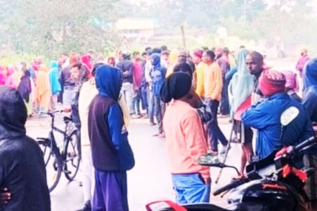 Photos: झारखंड-ओडिशा सीमा पर भीषण सड़क हादसा, रायरंगपुर में ट्रक ने 7 को रौंदा, 4 की मौत 5 Road Accident Rairangpur 4
