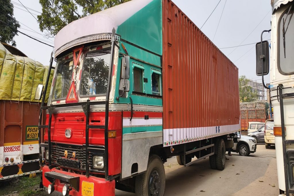 Muzaffarpur में 96 लाख का विदेशी सिगरेट किया गया जब्त, तस्कर गिरफ्तार 1 Muzaffarpur Dri