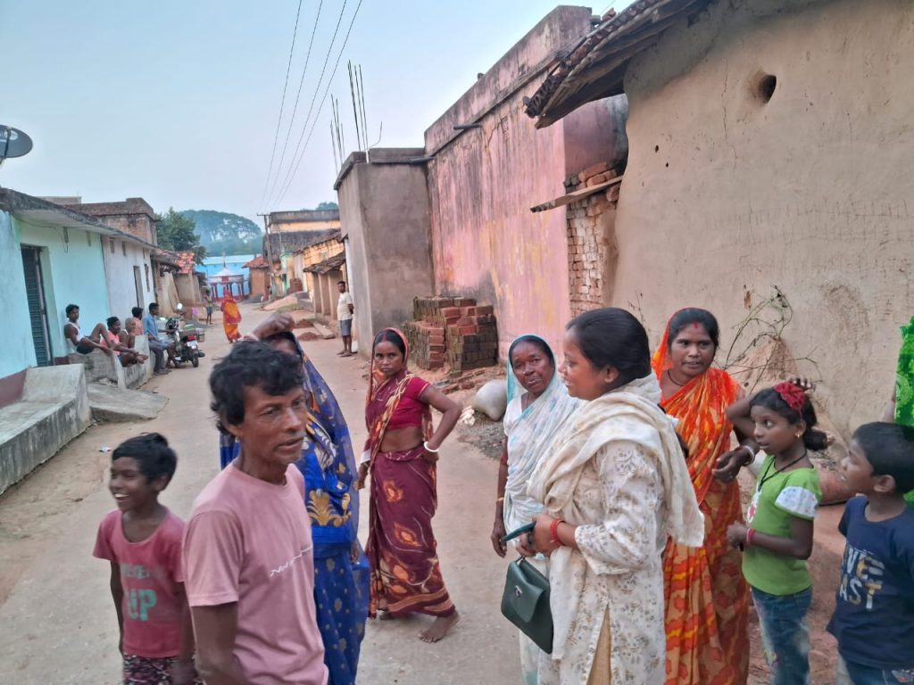 Jharkhand Election 2024: चुनाव में प्रत्याशियों ने झोंकी पूरी ताकत, कहीं सास-ननद कर रहीं प्रचार, कहीं प्रत्याशियों के पिता और बच्चों ने संभाला मोर्चा 8 प्रचार 3
