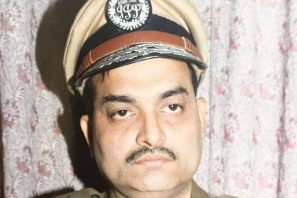 किशोर कुणाल ने की पटना के महावीर मंदिर में दलित पुजारी की नियुक्ती, राम मंदिर के निर्माण में निभाई भूमिका 2 किशोर कुणाल