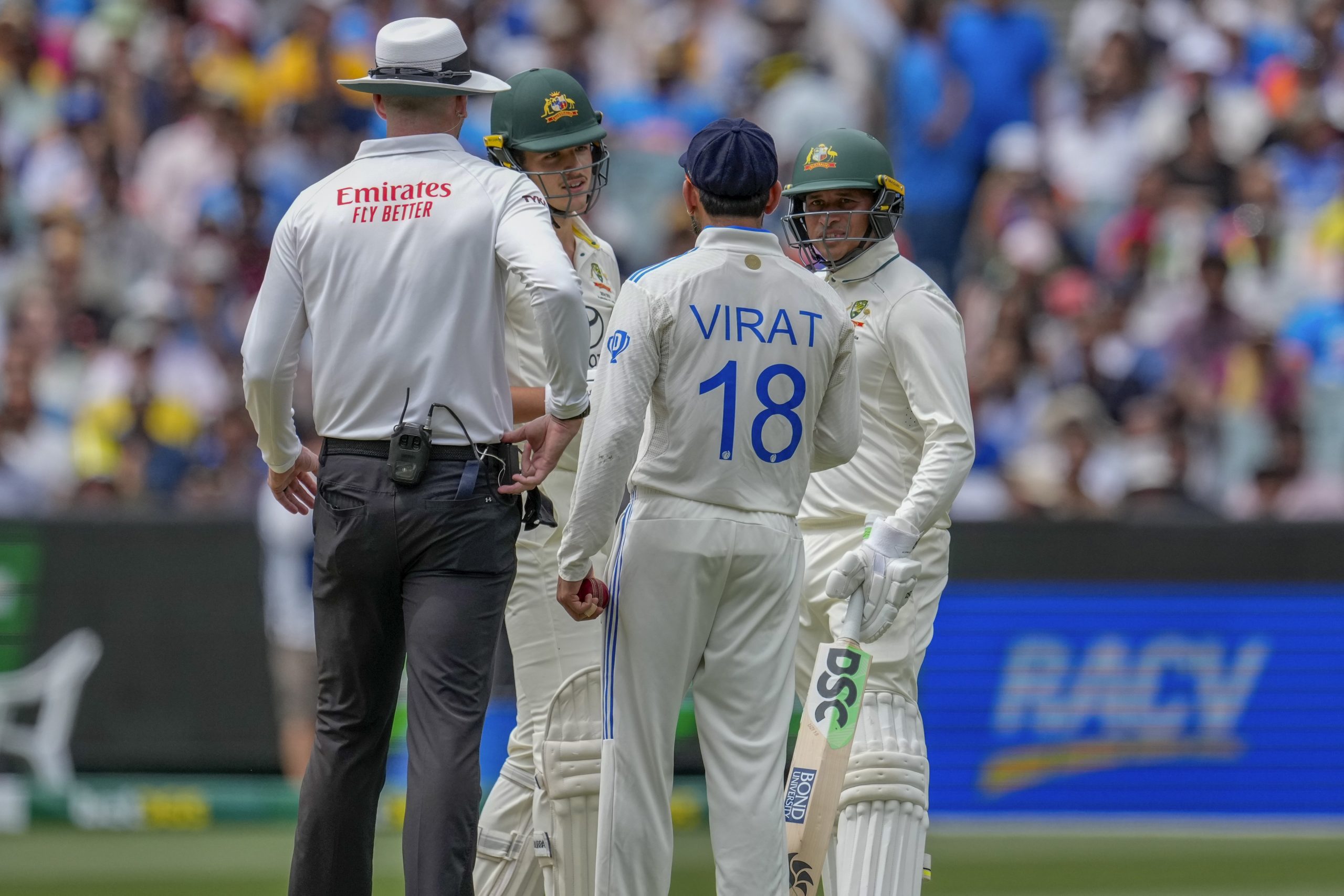 IND vs AUS: विराट कोहली को आईसीसी का झटका, सैम कोंस्टास को धक्का मारने पर  दी ये सजा