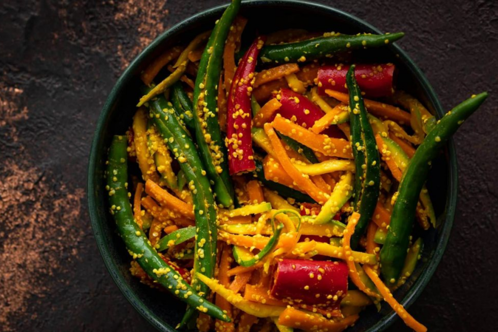 Winter Special Gajar Mooli Mirch Ka Achar Recipe: सर्दियों में बनाएं गाजर मूली मिर्च का अचार, खाने का स्वाद होगा दोगुना 1 Achar Recipe 2