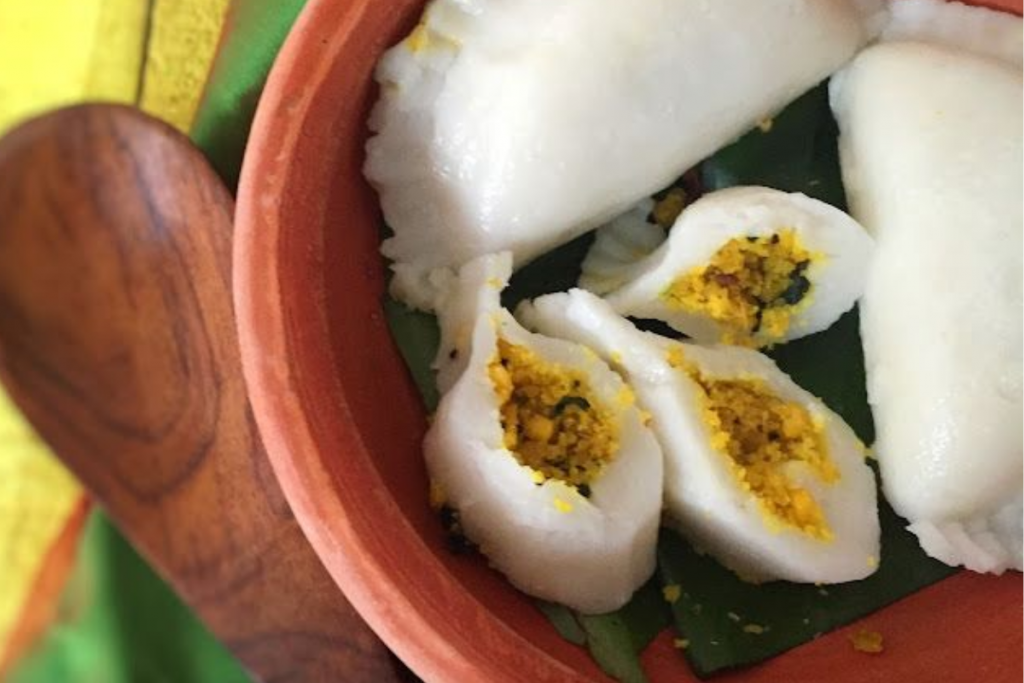 Bihari Aloo Pitha Recipe: सर्दियों में बनाएं गर्मागर्म आलू पीठा, जानें इसकी आसान रेसिपी 2 Bihari Dal Pitha Recipe 2