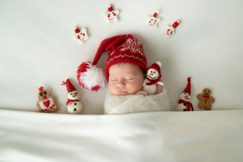 How To Dress Your Cute Toddler For Christmas Party: क्रिसमस पार्टी के लिए अपने क्यूट बेबी को ऐसे करें तैयार 3 Christmas Baby 3