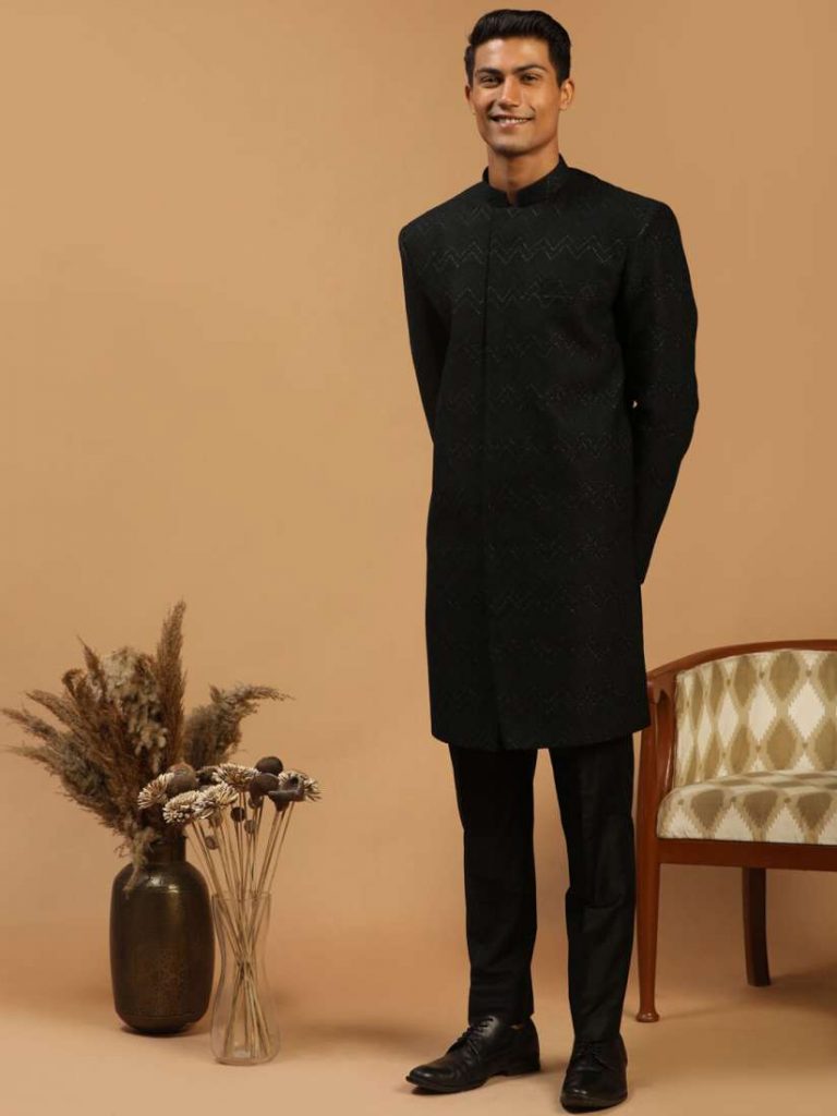 Wedding Season Outfits: दुल्हे के भाई है? ट्राई कीजिए ये 5 आउटफिट 3 Indo