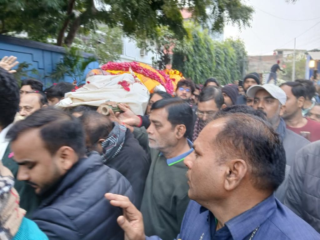 Photo: अंतिम यात्रा पर निकले आचार्य किशोर कुणाल, इन रास्तों से जायेंगे कोनहरा घाट 3 Kishore Kunal 1