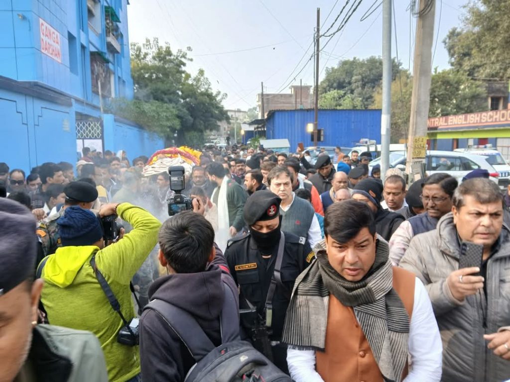 Photo: अंतिम यात्रा पर निकले आचार्य किशोर कुणाल, इन रास्तों से जायेंगे कोनहरा घाट 2 Kishore Kunal 5