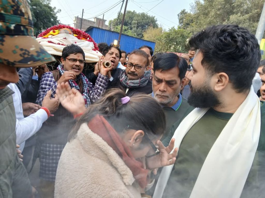 Photo: अंतिम यात्रा पर निकले आचार्य किशोर कुणाल, इन रास्तों से जायेंगे कोनहरा घाट 4 Kishore Kunal 6