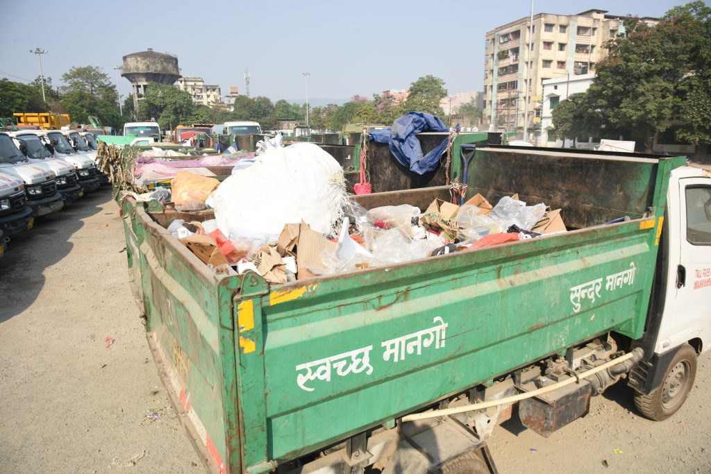 जमशेदपुर के मानगो में 104 मीट्रिक टन कचरा जमा, 3 लाख लोग गंदगी और बदबू से परेशान, बीमारियों का खतरा 2 Mamgo