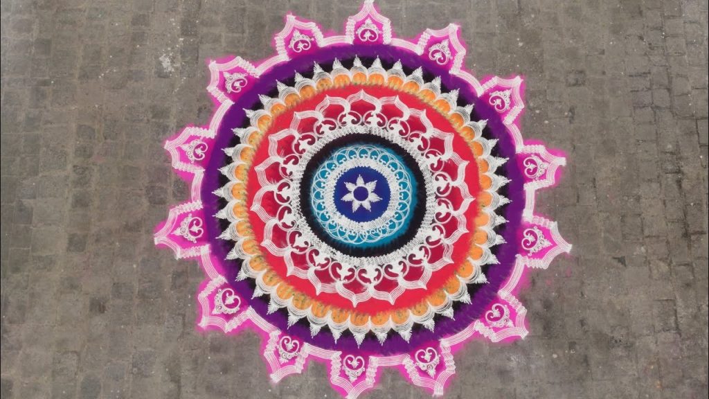 Wedding Rangoli Design : शादी वाले घर को सजाएं ये 5 बेहतरीन रंगोली डीजाइन से 3 Mandla