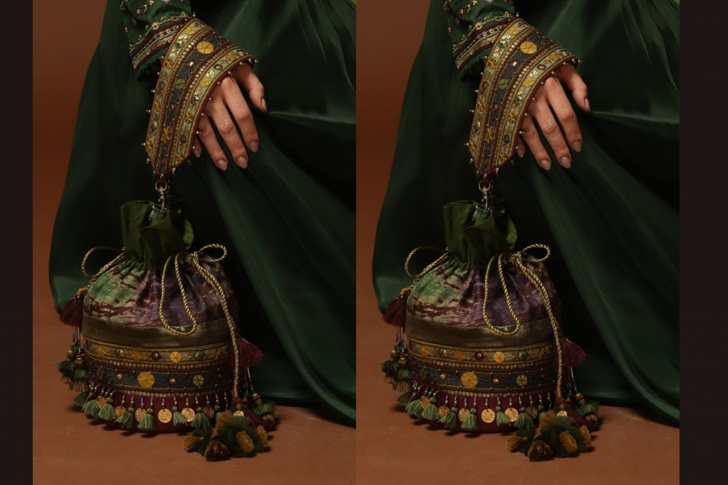 Classy Potli Bag Look For Wedding Season: शादी के सीजन में चुनें डिजाइनर पोटली बैग, लुक को बनाएं आकर्षक 1 Poltli Bag