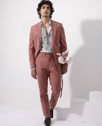 Wedding Season Outfits: दुल्हे के भाई है? ट्राई कीजिए ये 5 आउटफिट 2 Sut