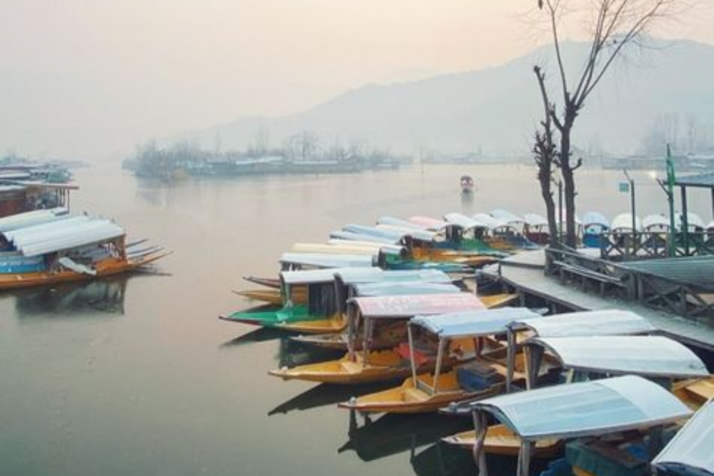 Uber Launches Water Transport Service On Dal Lake: श्रीनगर की डल झील पर उबर की नई पहल: जल परिवहन सेवा से बढ़ेगा पर्यटन अनुभव 3 Uber 3