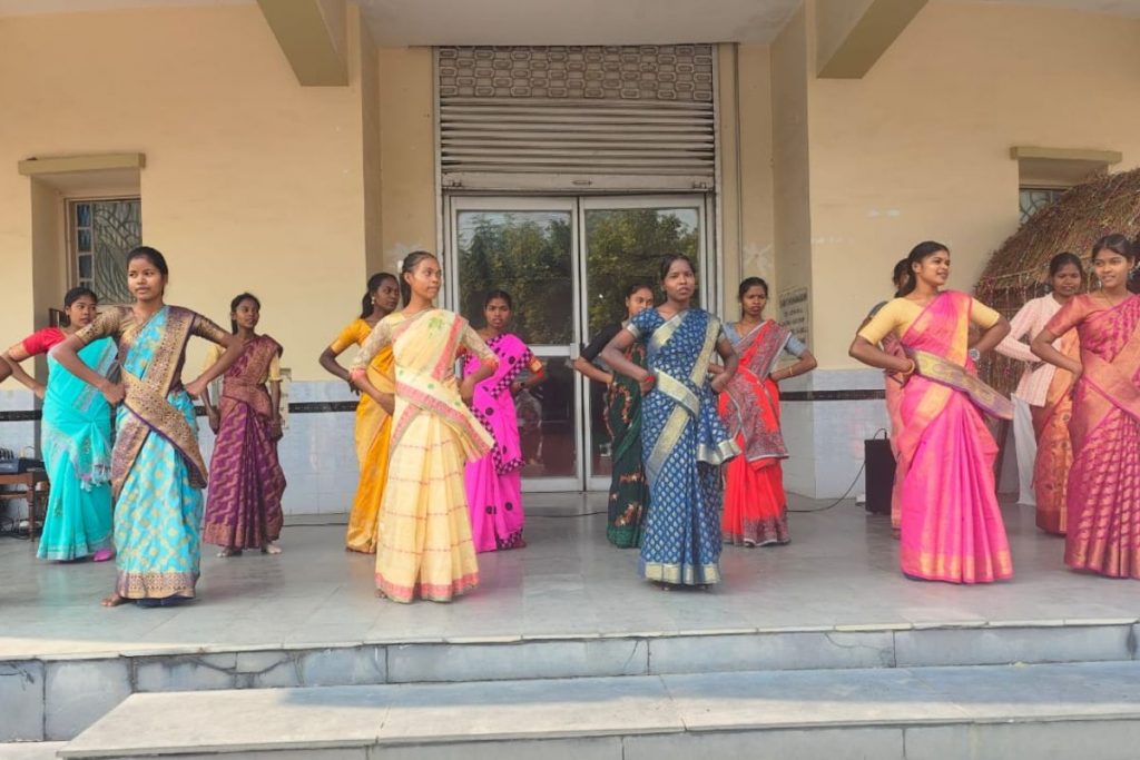Photos: मेदिनीनगर में धूमधाम से मना क्रिसमस गैदरिंग, पलामू में 25 दिसंबर को क्या होगा खास 1 Your Paragraph Text 1 20