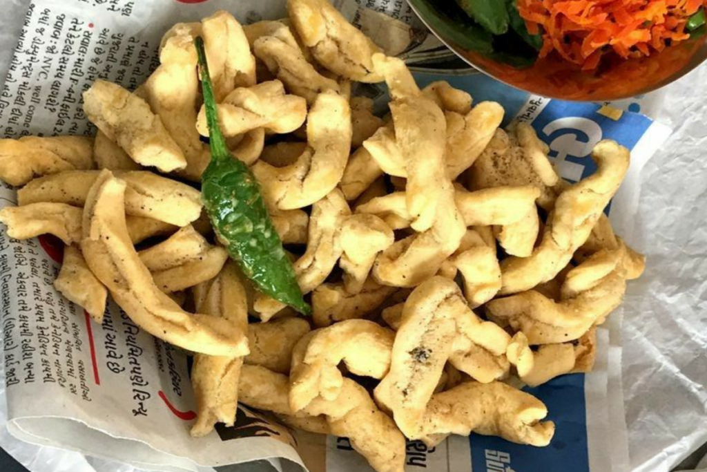 Gujarati Snacks Better Than Dhokla: ढोकला से भी स्वादिष्ट हैं ये गुजराती स्नैक्स 7 Gujrati Food 6