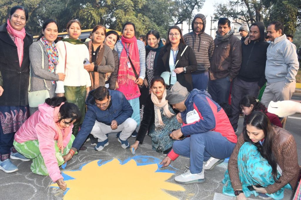 Happy Street Bokaro: खुशियों का सवेरा लेकर आया हैप्पी स्ट्रीट, कहीं अध्यात्म की बात, तो कहीं गूंजे देशभक्ति के गीत 6 Happy Street Bokaro 6