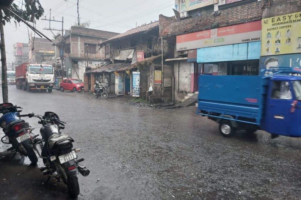 निकाल लीजिए स्वेटर-रजाइयां, पड़ेगी कड़ाके की ठंड, रांची समेत झारखंड के कई जिलों में झमाझम वर्षा, देखें Photos 3 Jharkhand Rain