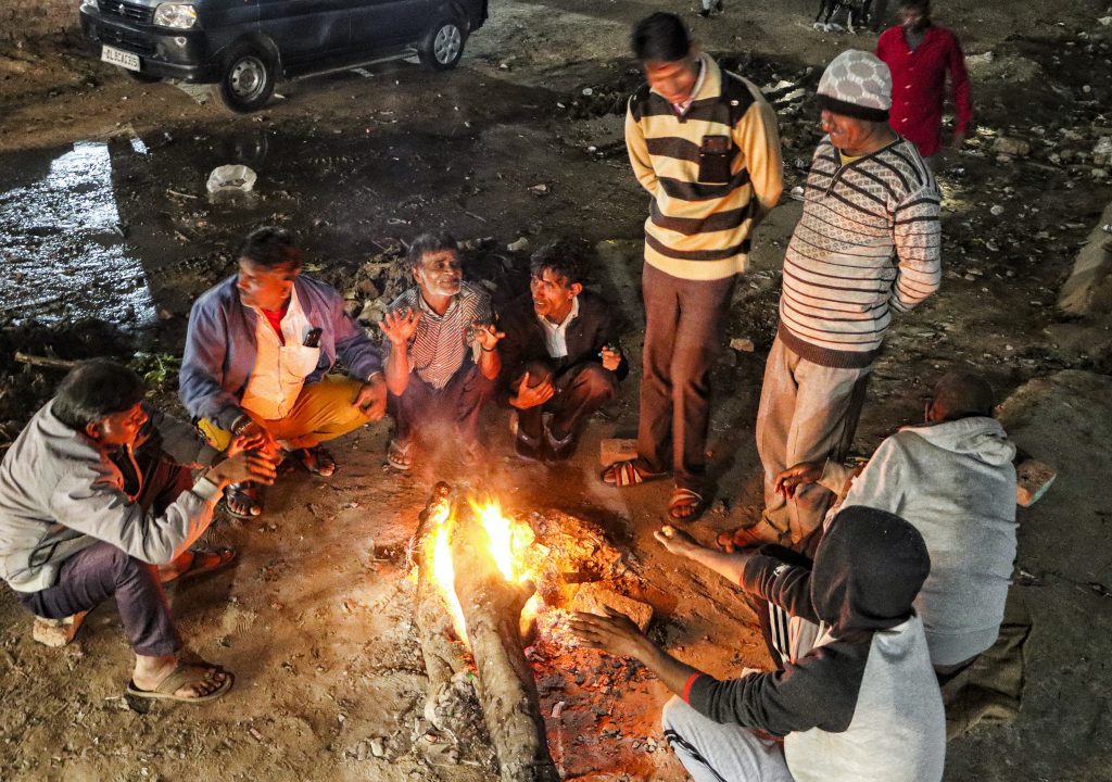 Weather Forecast: कड़ाके की ठंड के साथ हुआ नए साल का आगमन, जानिए 2 जनवरी को कैसा रहेगा मौसम 5 21121 Pti12 21 2024 000419A