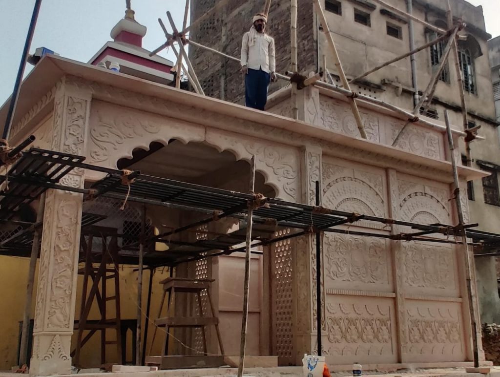 Photos: बिहार के भागलपुर का अनोखा शिवालय, बिना ईंट-बालू और सिमेंट के यहां बन रहा अनूठा मंदिर... 1 2Mn