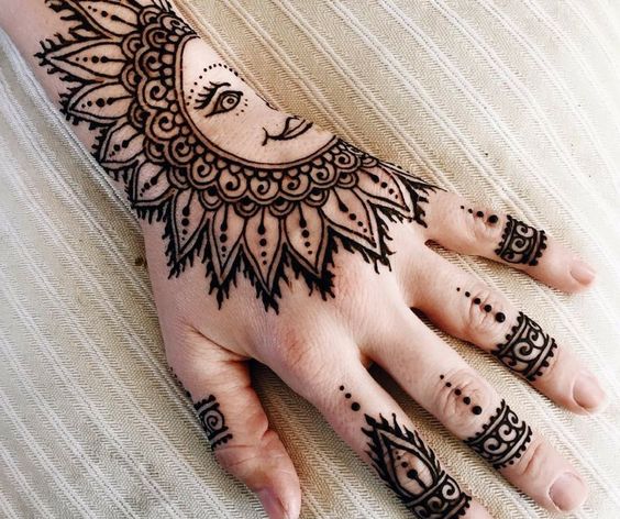 Makar Sankranti Mehndi Design : आप भी ट्राई कीजिए ये 5 सक्रांति स्पेशल मेहंदी डिजाइन्स 2 Sun