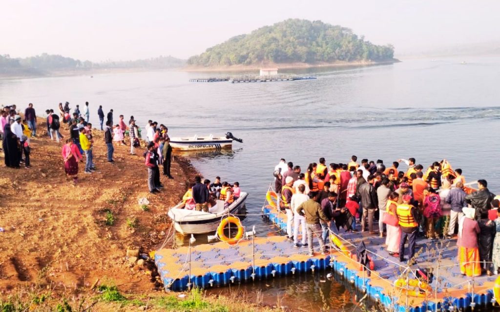 न्यू ईयर के जश्न में डूबा पलामू, पर्यटन स्थल हुए गुलजार, देखें Photos 2 Malay Dam Satbarwa Palamu Jharkhand New Year