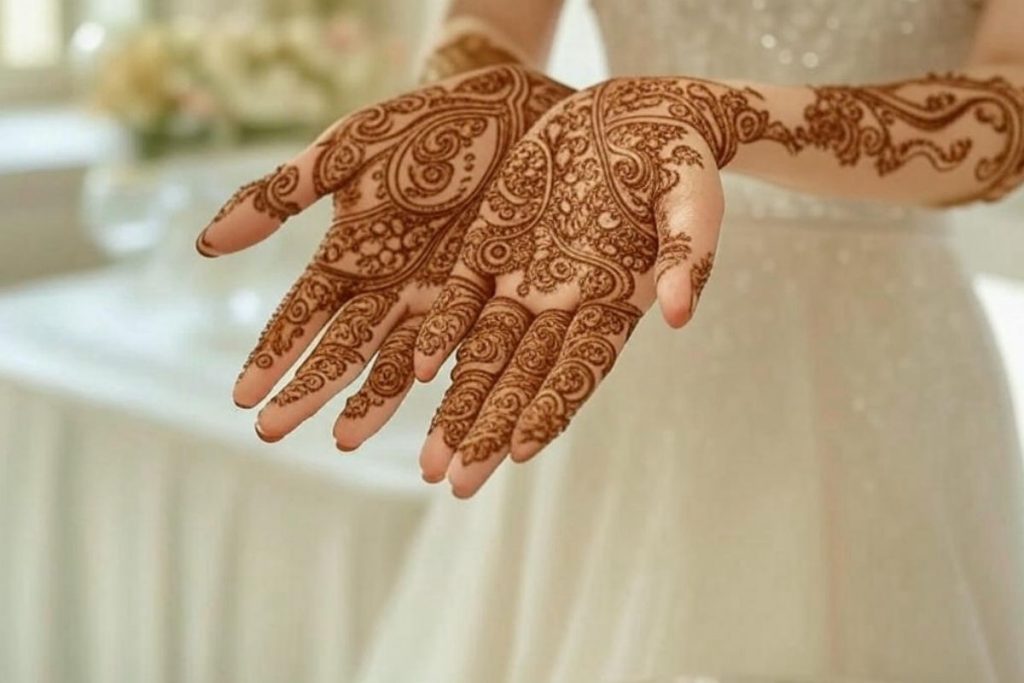 Mehndi Design: शादियों के सीजन में इस डिजाइन की रचाएं मेहंदी, खूबसूरती में लगाएगा चार चांद 4 Mehndi Design10