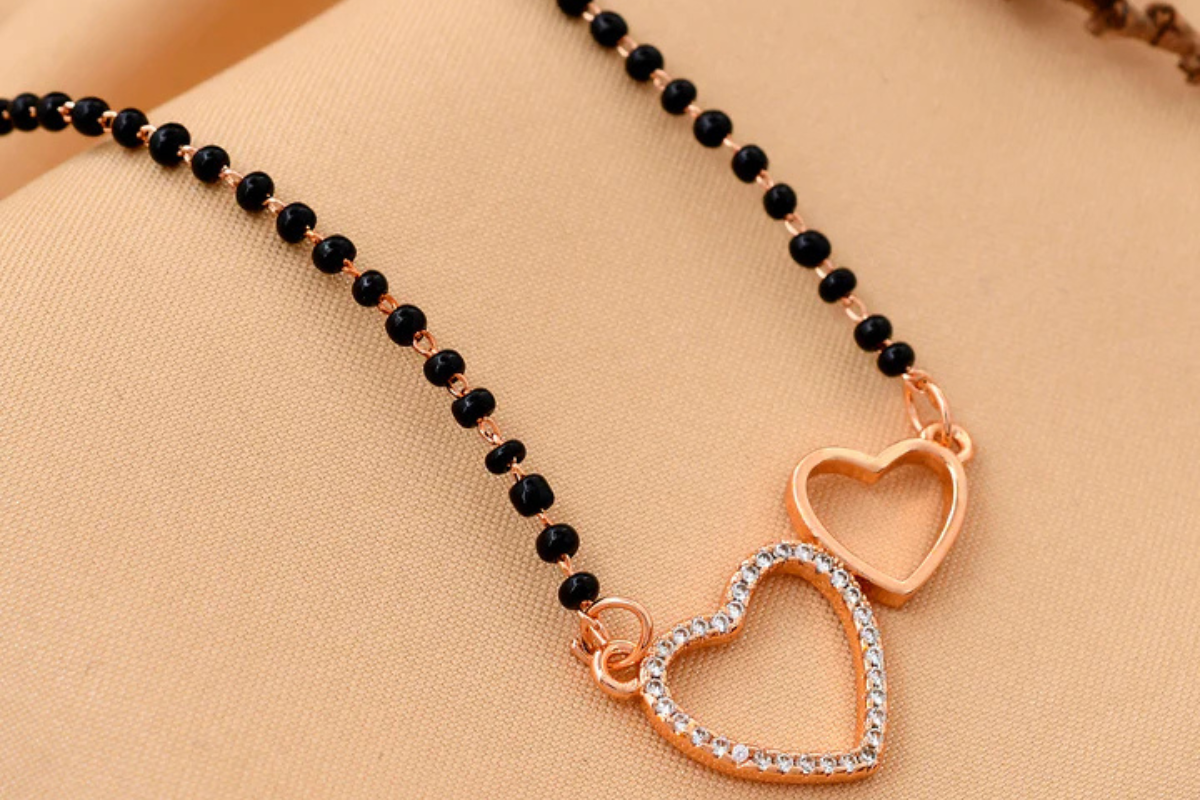 Mangalsutra Designs: ऑफिस जाने वाली महिलाओं के लिए खास मंगलसूत्र डिजाइंस, देखें और चुनें अपना फेवरेट 1 Untitled Design 57