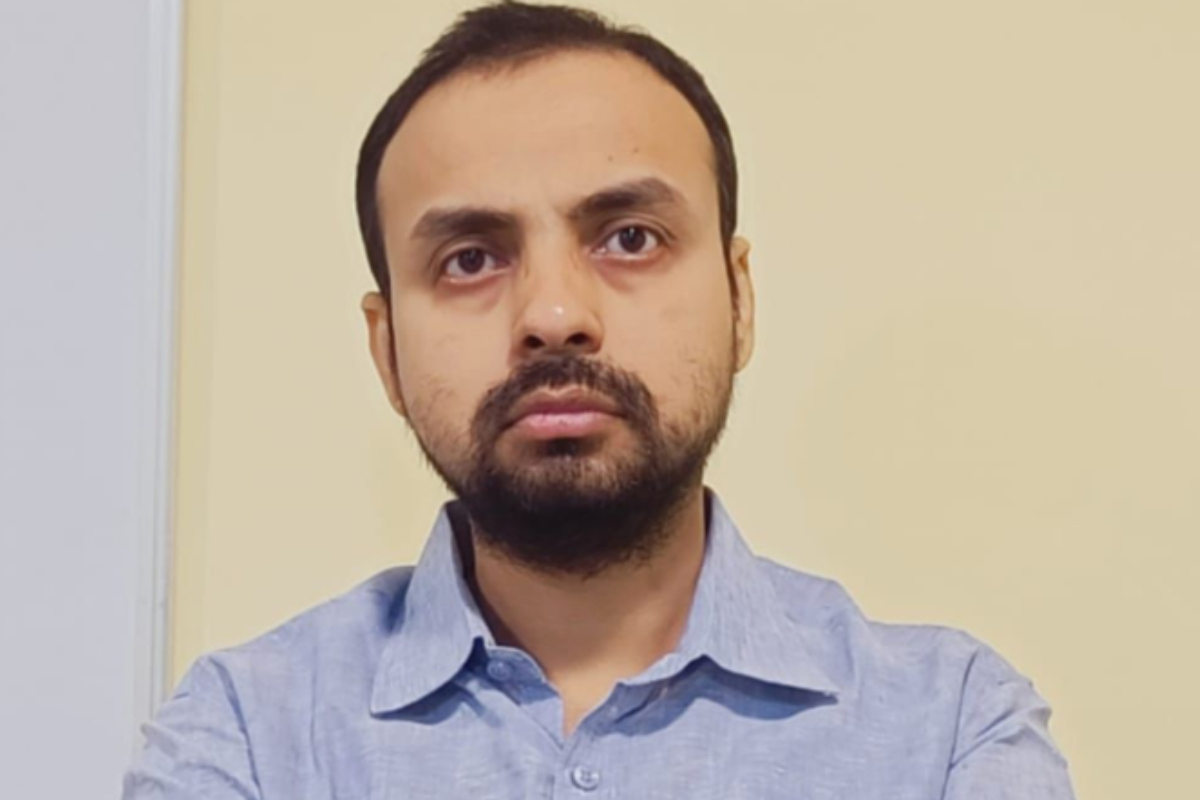 Bihar Diwas 2025: शिक्षा के स्तंभ बन चुके 5 महान शिक्षकों की कहानी, जिन्होंने बिहार को दिलाई एक नई पहचान 4 आरके श्रीवास्तव ‘गुरुदक्षिणा वाले मैथमेटिक्स गुरु