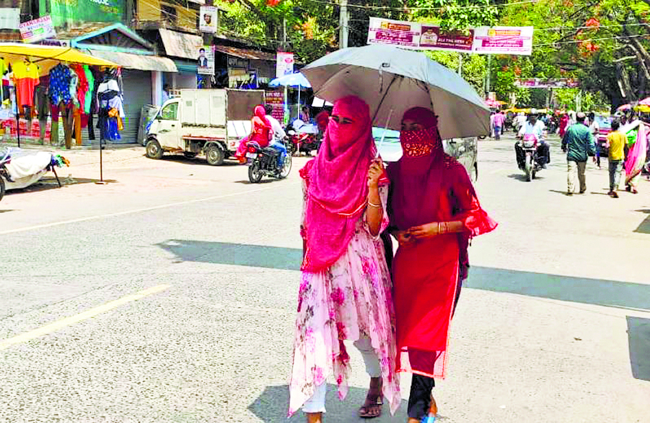 Gopalganj News  : पारा पहुंचा 40 डिग्री के पार, गर्म हवाओं ने झुलसाया, सड़कों पर पसरा रहा सन्नाटा