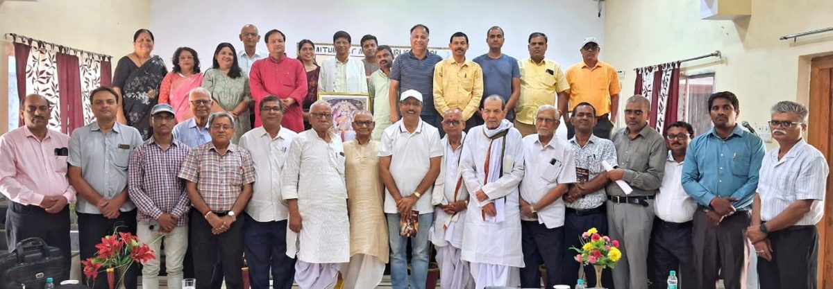””जाति, धर्म के नाम पर नहि बांटू इंसान के..-