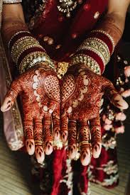 Bridal Mehndi Designs: दुल्हन को रात में क्यों न लगाएं मेहंदी, जानें ज्योतिष शास्त्र क्या कहता है 2 Images 2