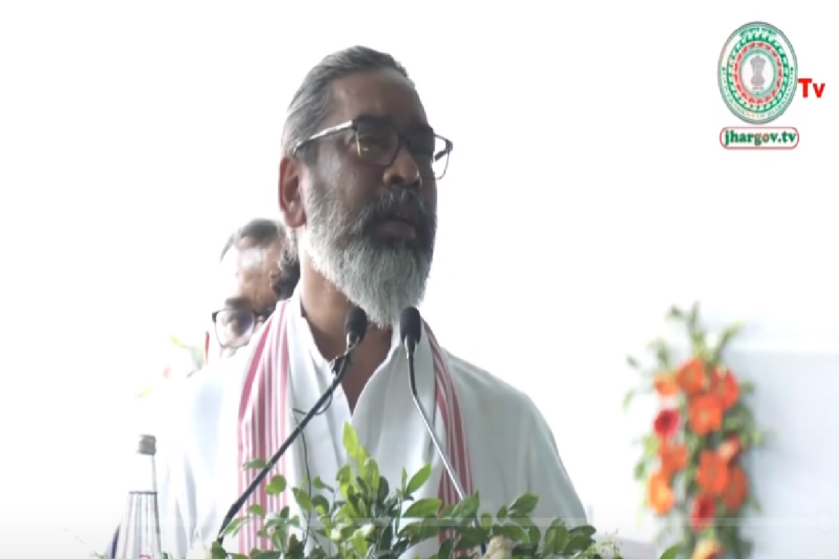 पर्यावरण दिवस पर रांची को मिला सिरमटोली फ्लाईओवर का तोहफा, Cm हेमंत सोरेन ने किया उद्घाटन 3 कार्यक्रम को संबोधित करते सीएम हेमंत सोरेन 1